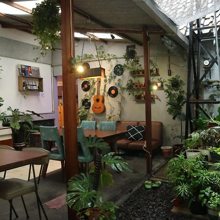 Semeru Hostel Malang (Adults Only) Екстер'єр фото