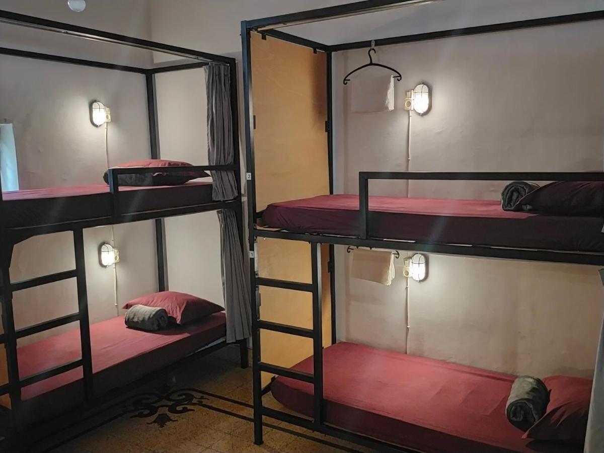 Semeru Hostel Malang (Adults Only) Екстер'єр фото