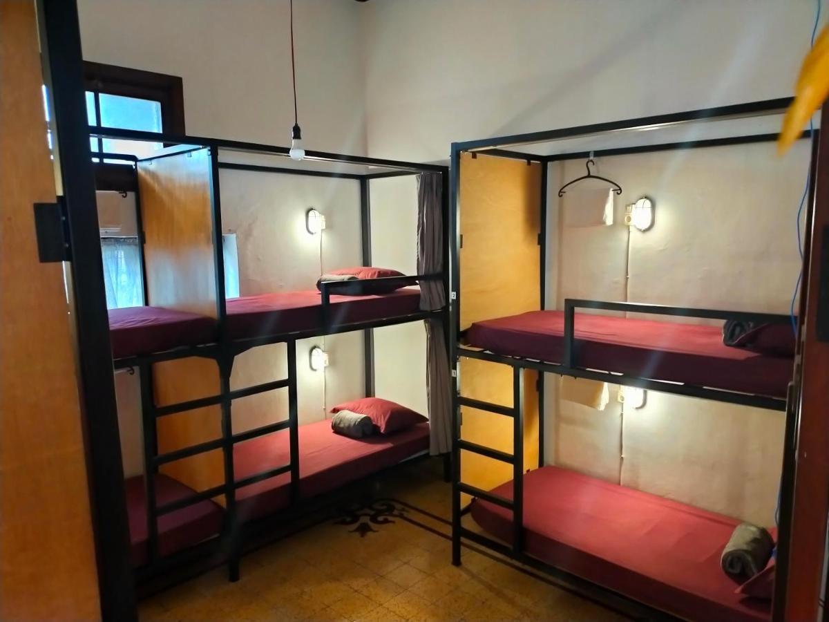 Semeru Hostel Malang (Adults Only) Екстер'єр фото